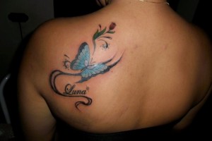 tatuaggio-con-nome-sulla-spalla